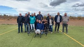 Pilotos de dron para cultivos de arroz.