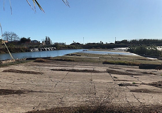 Situación de l'Assut de Fortaleny,casi sin agua.