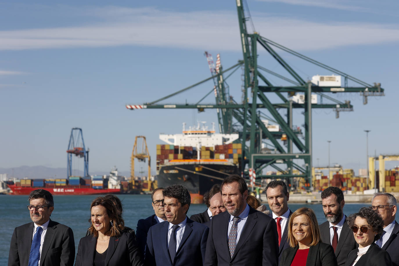 El nuevo ministro de Transportes, Óscar Puente, visita el Puerto de Valencia