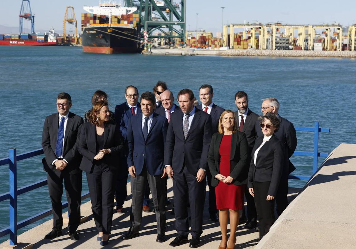 El nuevo ministro de Transportes, Óscar Puente, visita el Puerto de Valencia