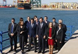 El ministro Puente, en el Puerto de Valencia junto a Mazón, Catalá y otras personalidades.