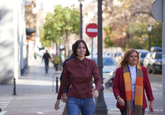 Diana Morant, junto a la delegada del Gobierno en la Comunitat, Pilar Bernabé, llegando al comité nacional