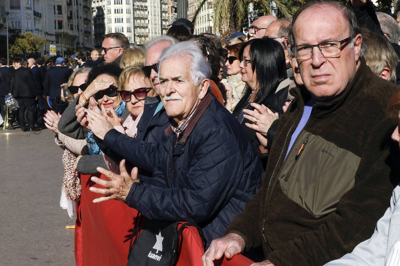 Fotos del homenaje al Maestro Serrano de una veintena de bandas valencianas