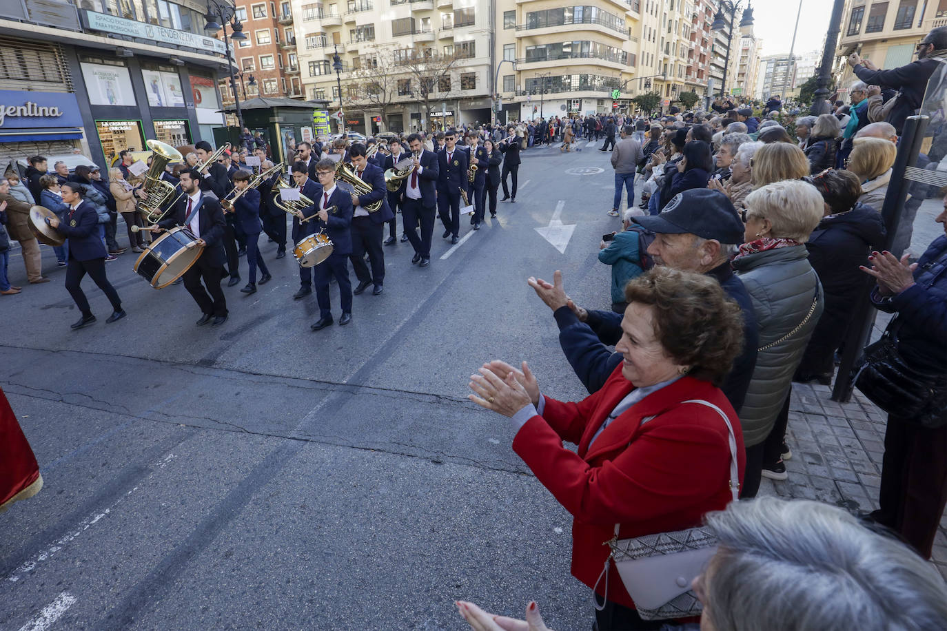 Fotos del homenaje al Maestro Serrano de una veintena de bandas valencianas