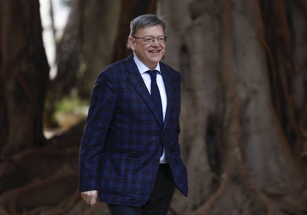 Ximo Puig, minutos antes de su comparecencia en Les Corts.