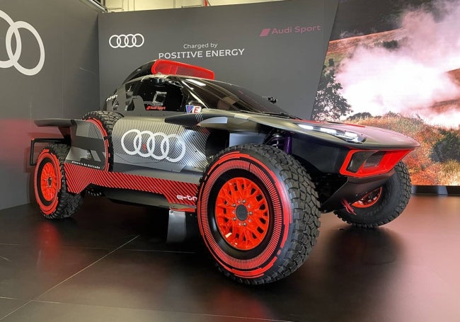 El modelo mantiene los colores habituales de Audi Sport.