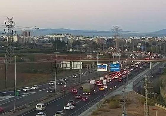 Atascos en la A-7 este lunes 18 de diciembre.