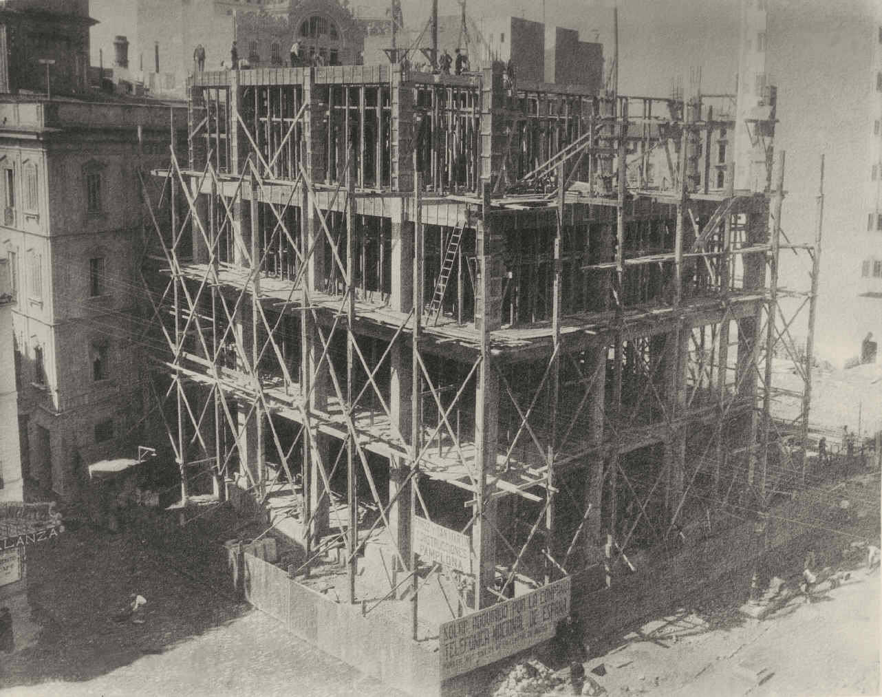 El edificio que une a Valencia con Chicago a lo largo de los años