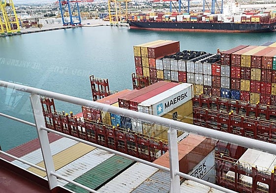 Contenedores en el puerto de Valencia.