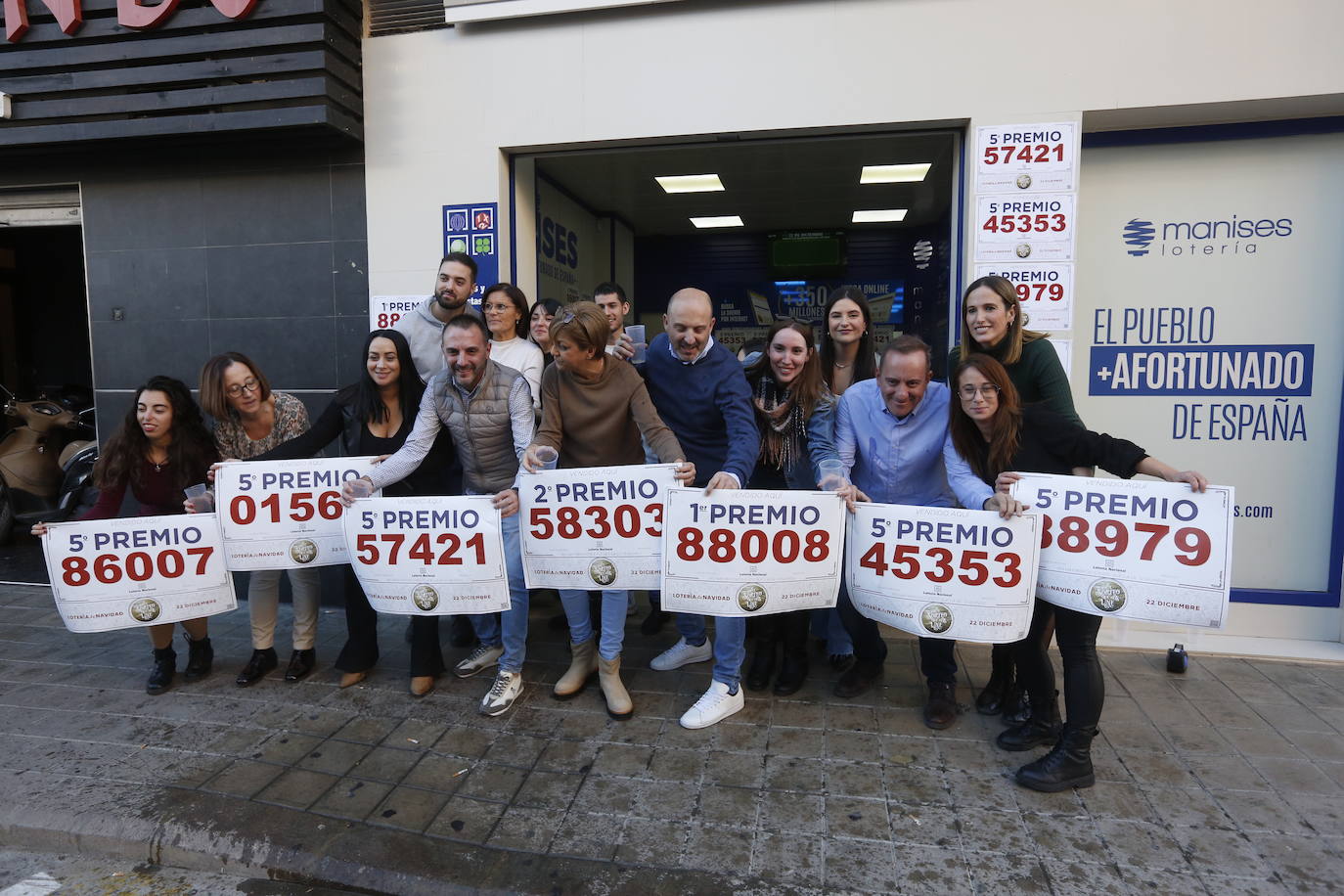 Imágenes del día de la Lotería de Navidad en la Comunitat