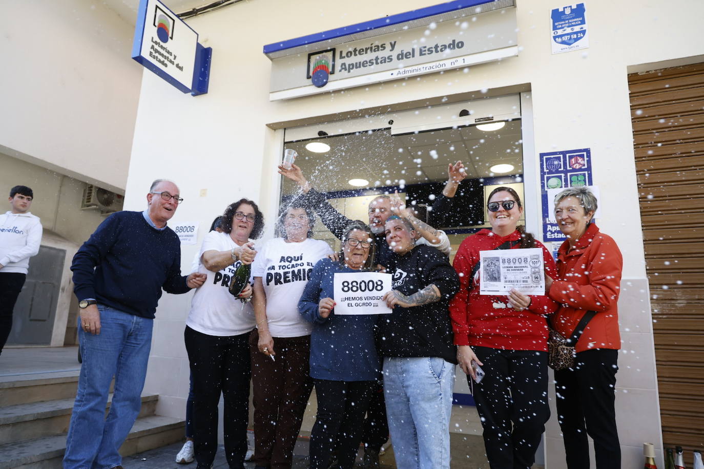 Imágenes del día de la Lotería de Navidad en la Comunitat