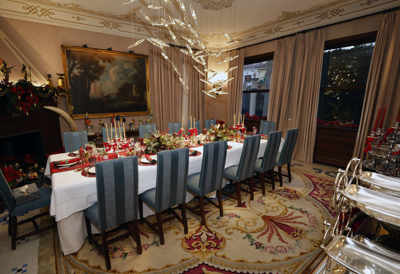 El comedor, preparado para la comida de Navidad.