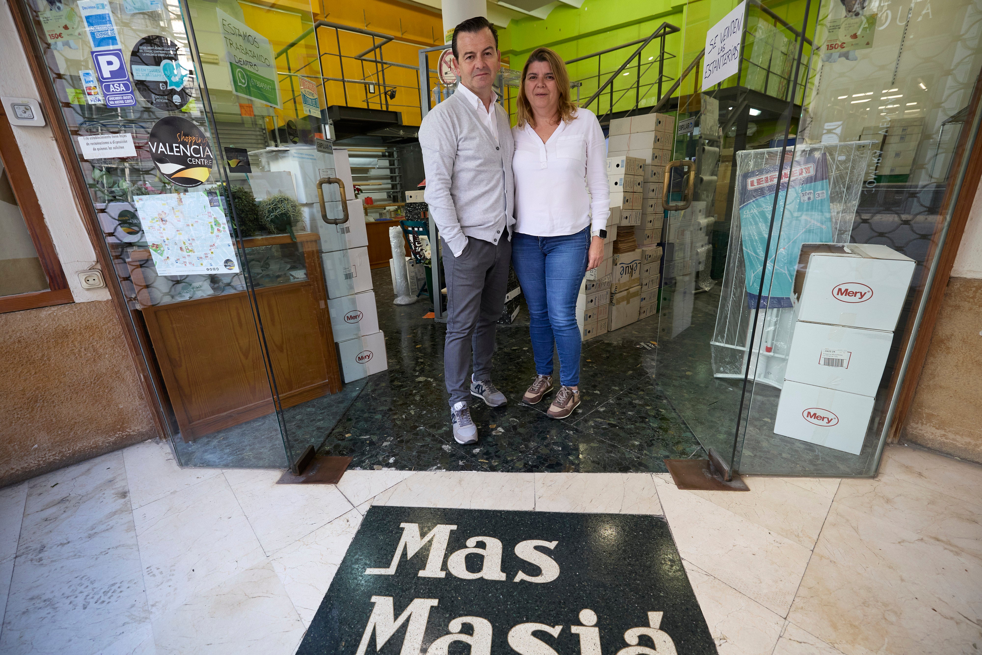 David y su hermana Arancha, en el interior de Mas-Masiá