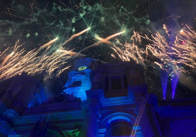 Celebración de la Nochevieja, en la plaza del Ayuntamiento.