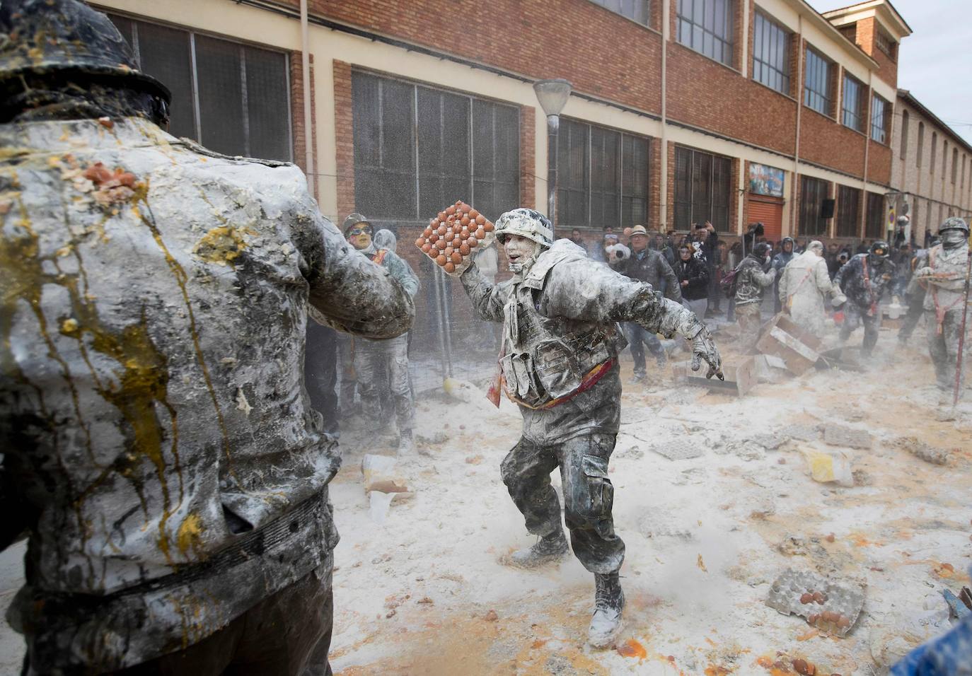 Ibi cumple con su tradicional fiesta de &#039;Els Enfarinats&#039;