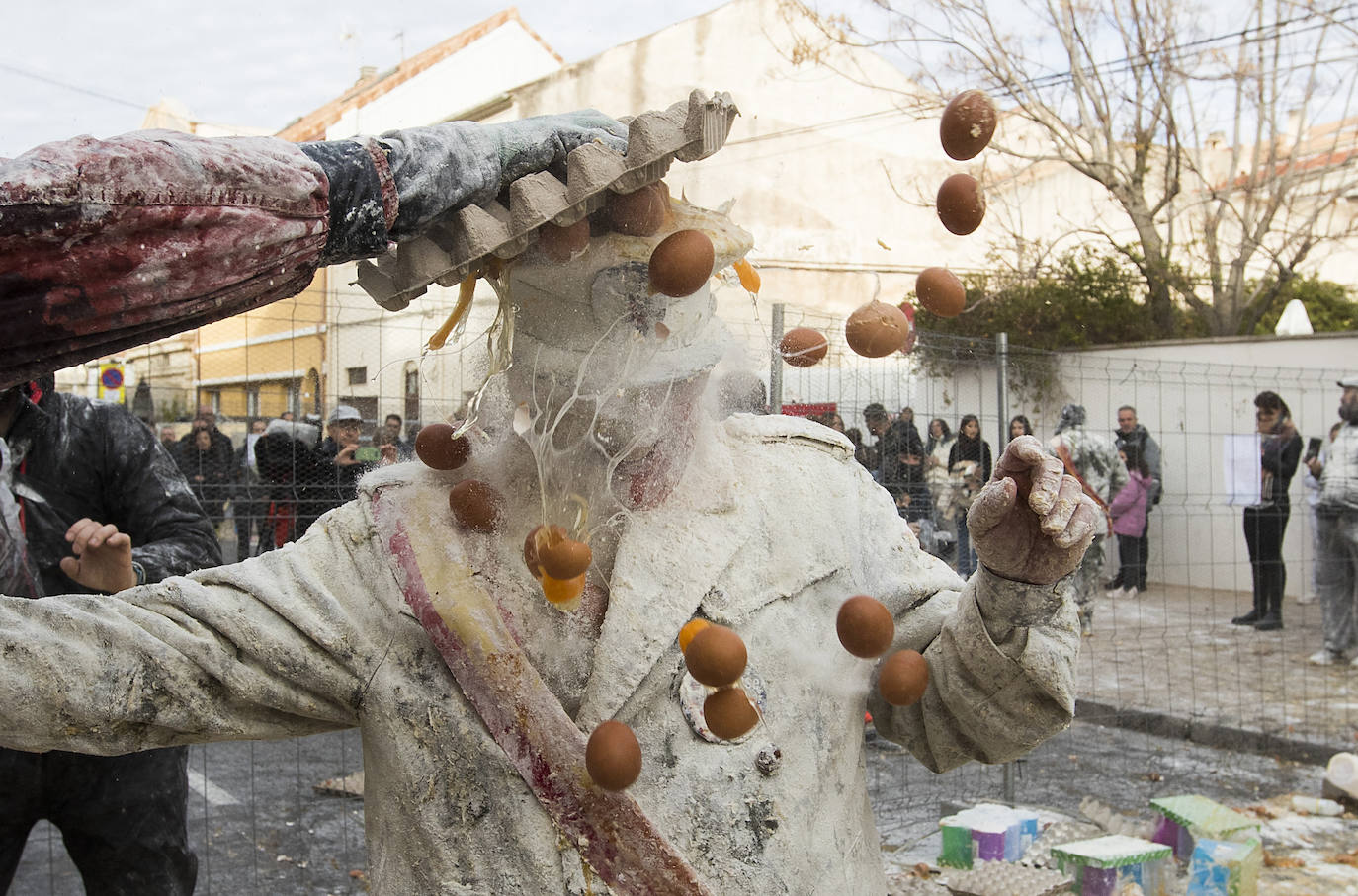 Ibi cumple con su tradicional fiesta de &#039;Els Enfarinats&#039;