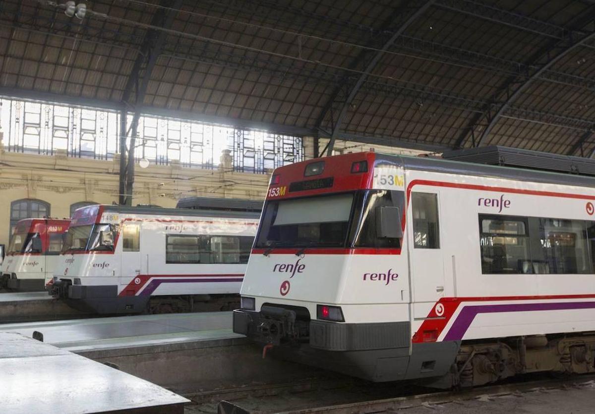 Ternes de Cercanías en la estación del Norte de Valencia.