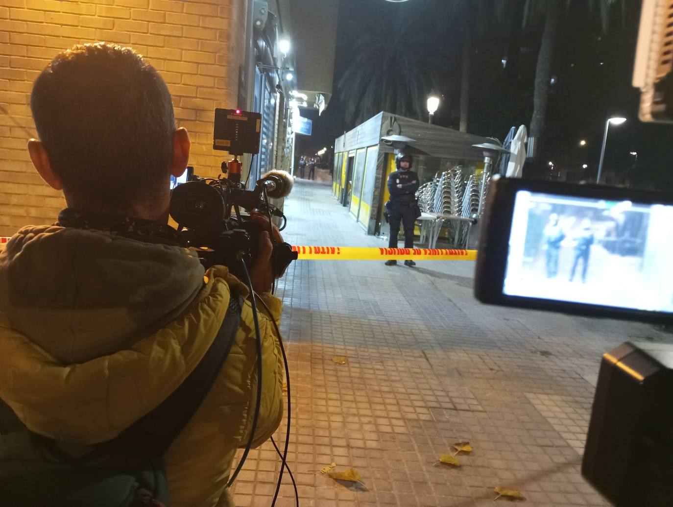 Un hombre de 74 años se atrinchera armado en su casa de Benimaclet