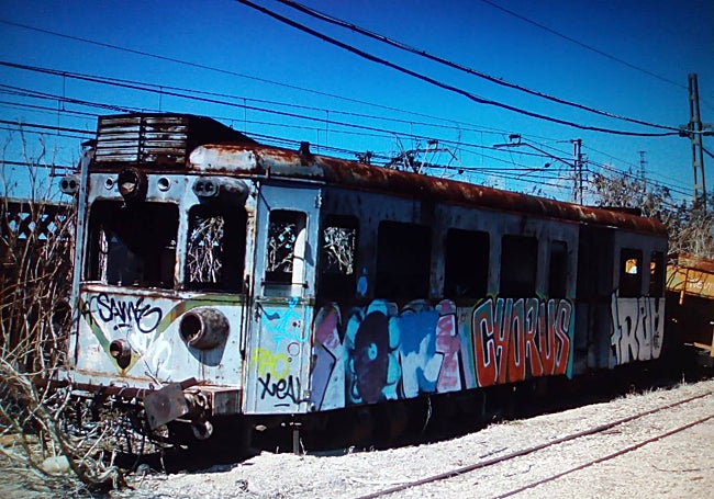 Foto en el taller de Torrent. Según FGV, este tren fue incluido en una cesión temporal entre la Fundación de Ferrocarriles Españoles y Ferrocarrils de la Generalitat.