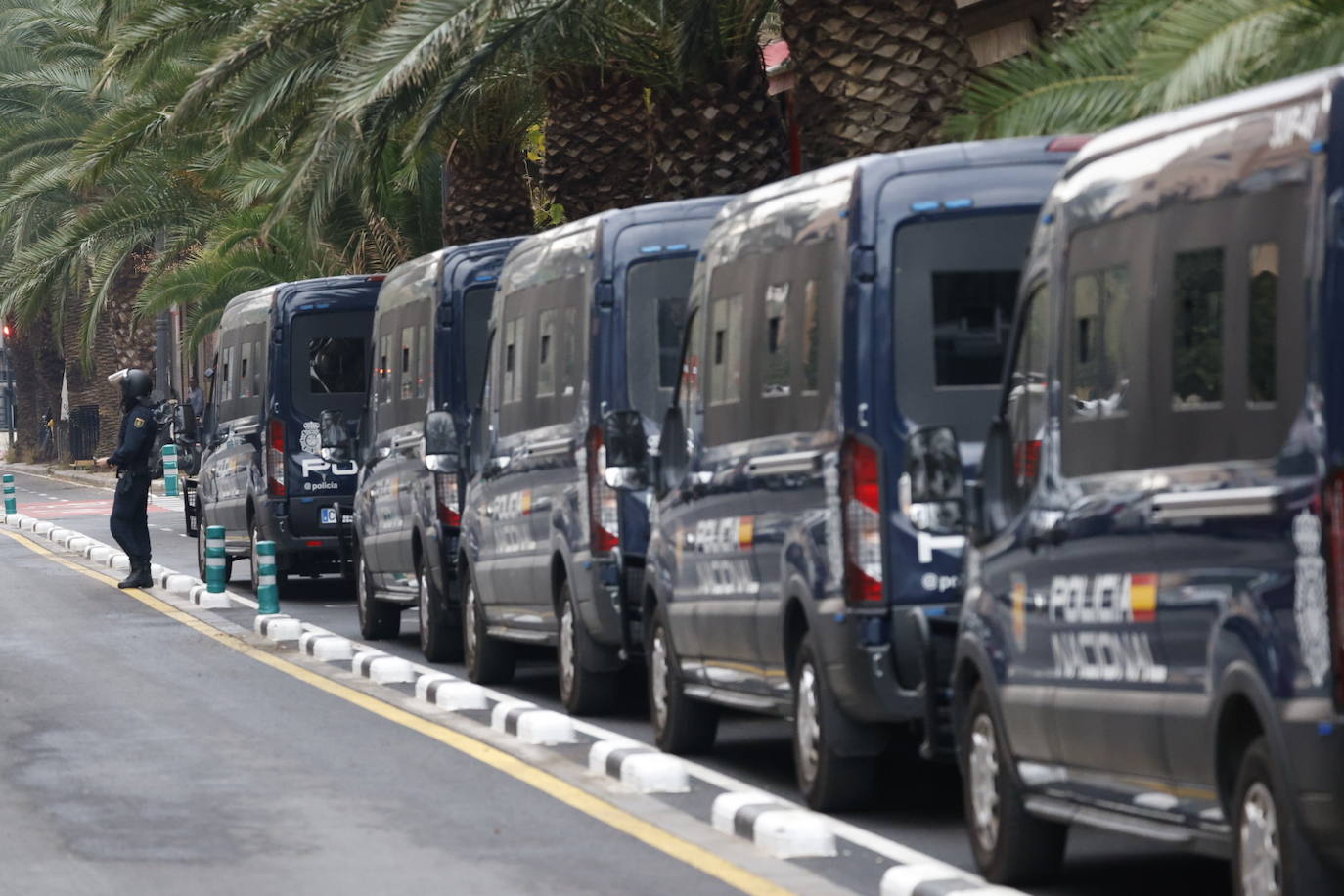 Un hombre de 74 años se atrinchera armado en su casa de Benimaclet