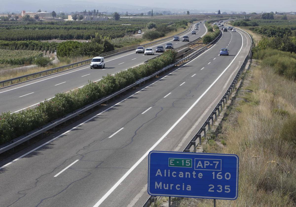 Accesos a la autopista A7, direccion Alicante.