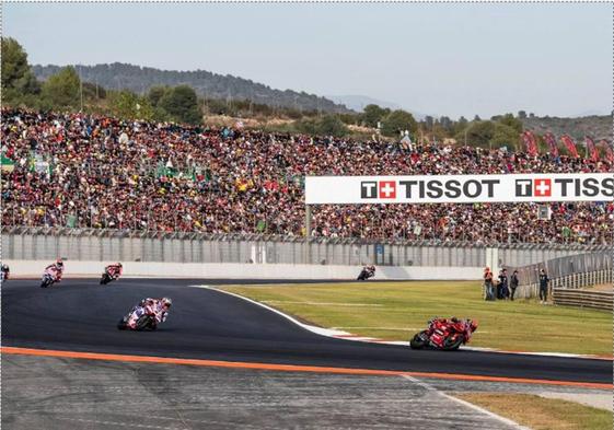 Llenazo en las gradas durante el Gran Premio de Motociclismo de la Comunitat en Cheste.