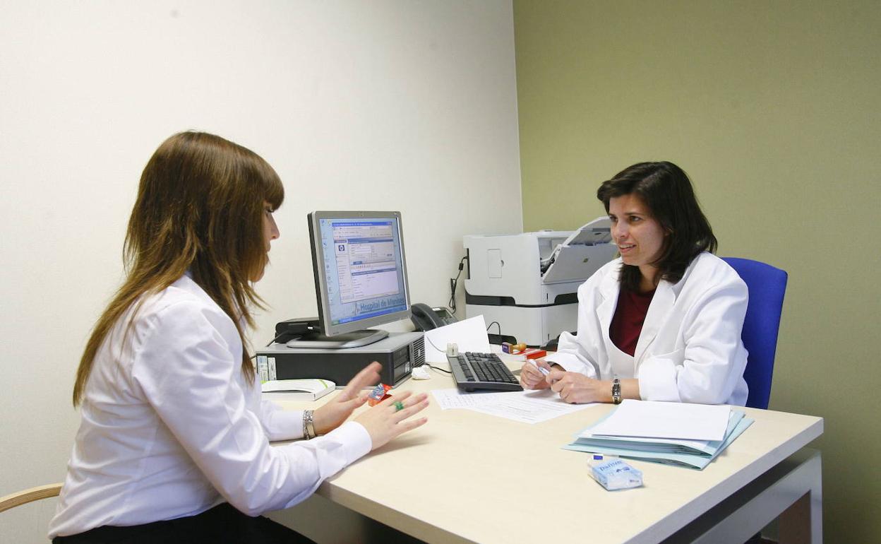 Consulta médica en el Hospital de Manises