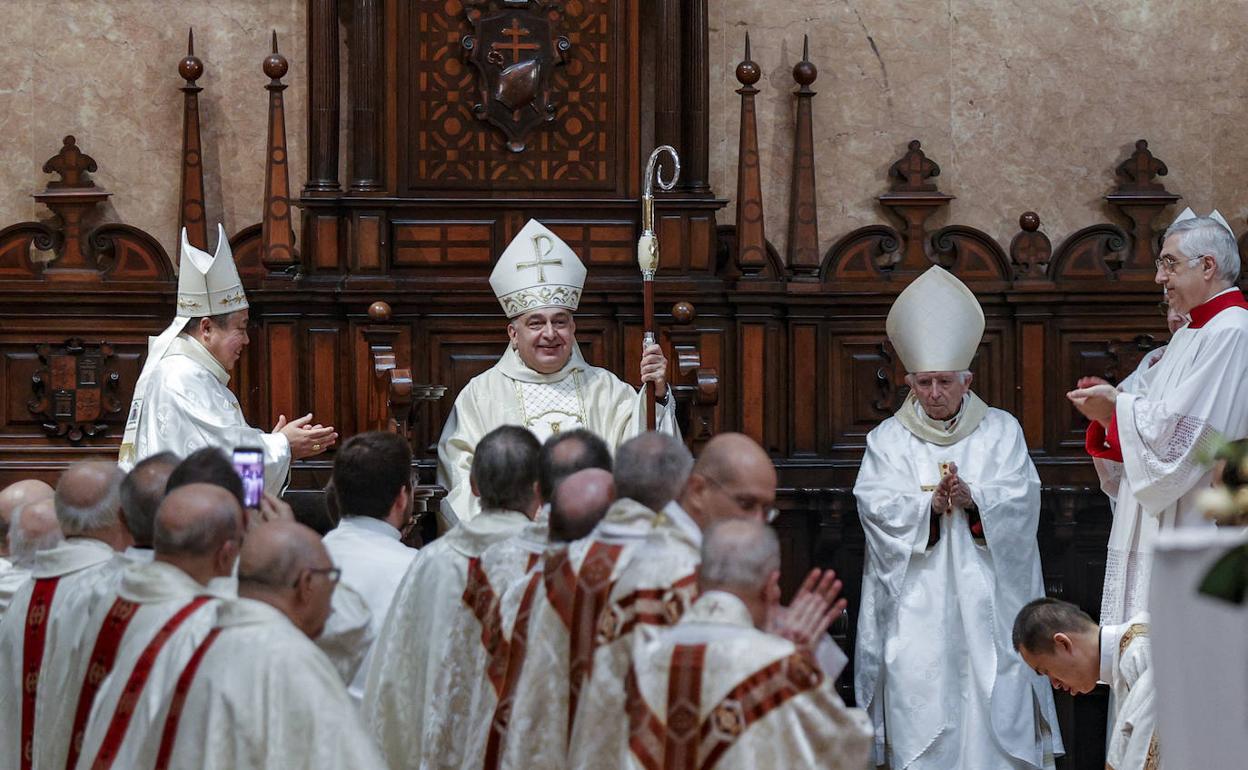 Benavent con Cañizares a su izquierda. 