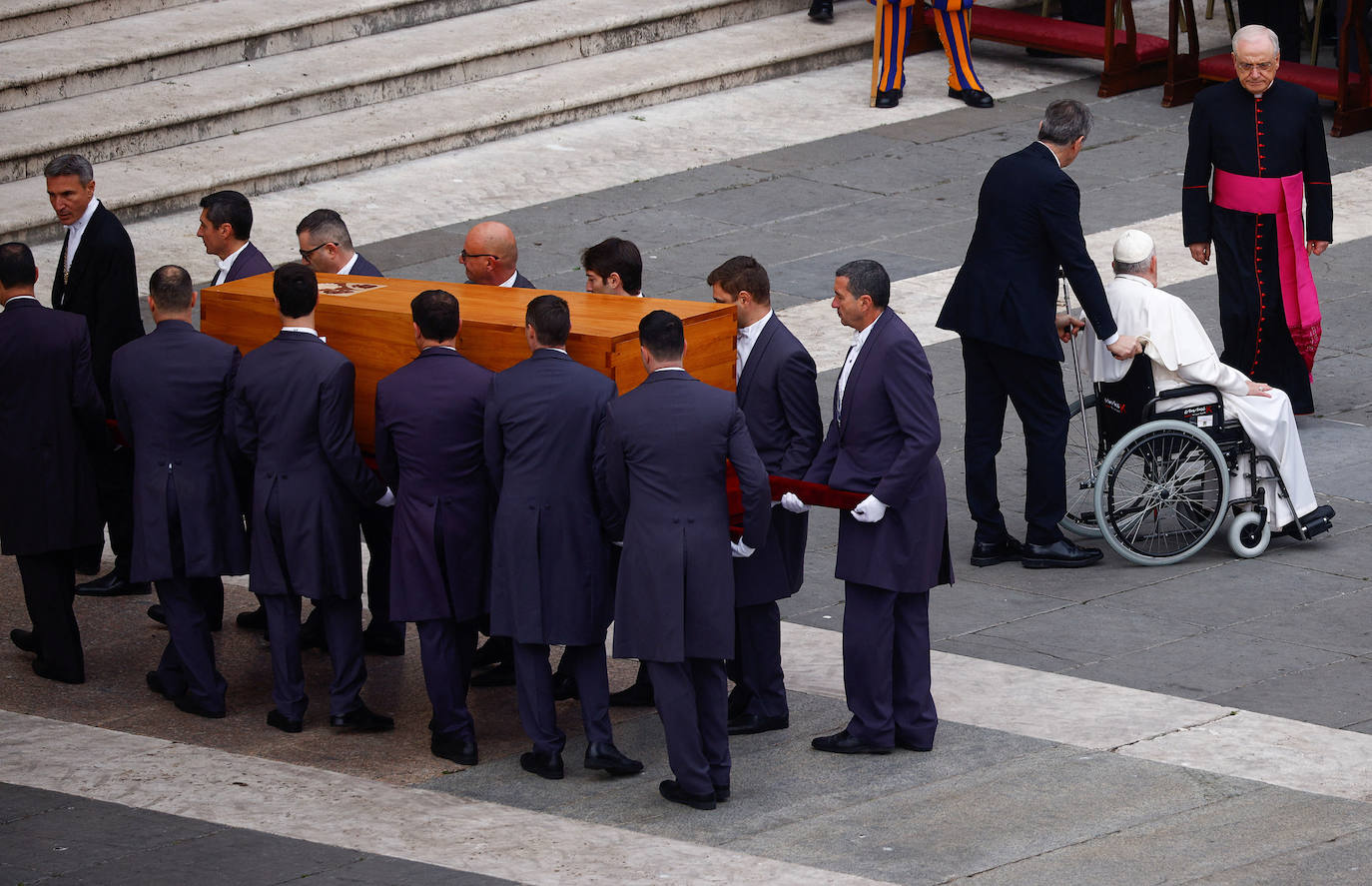 Fotos: El funeral del Papa Benedicto XVI en imágenes