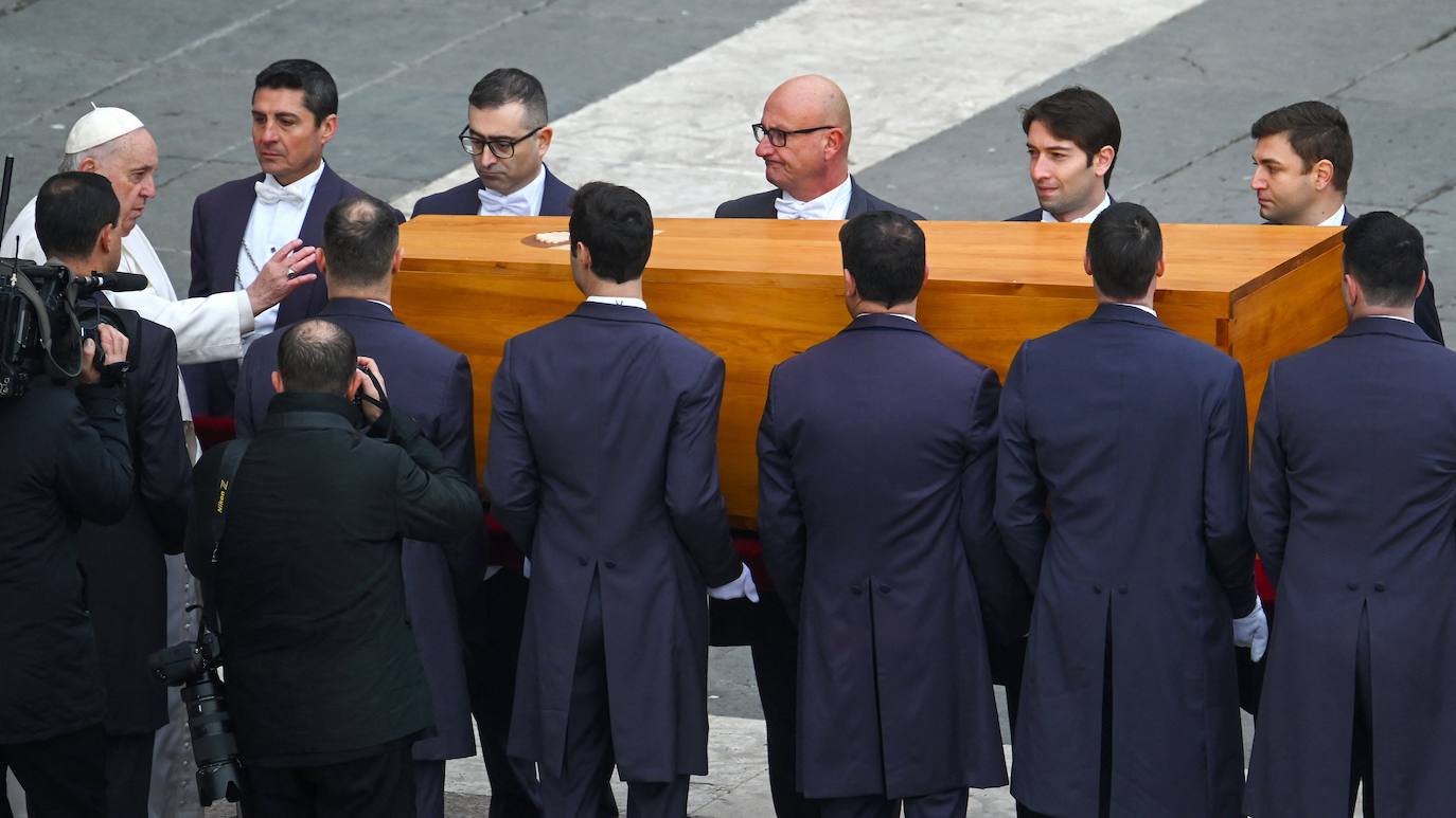 Fotos: El funeral del Papa Benedicto XVI en imágenes