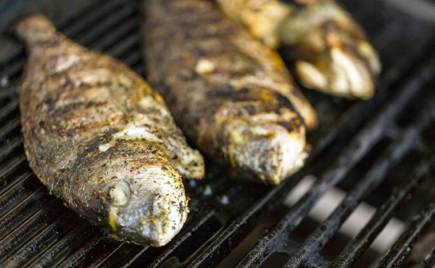 Entre el pescado encontramos multitud de superalimentos prfectos para una dieta sana. 