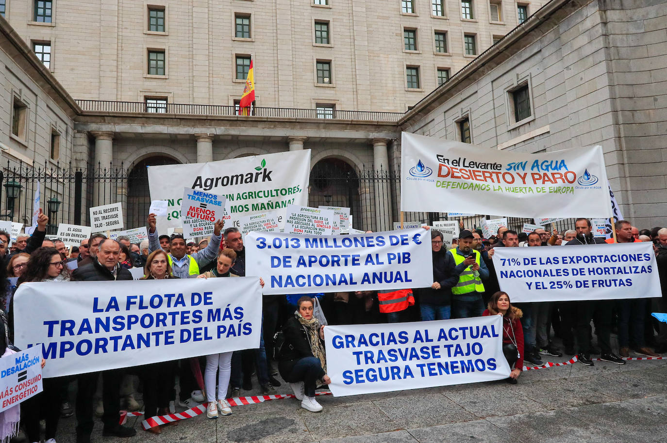 Fotos: Los regantes claman en Madrid en defensa del trasvase Tajo-Segura