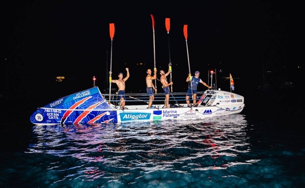 El equipo tras llegar al puerto de destino, en Antigua y Barbuda. 