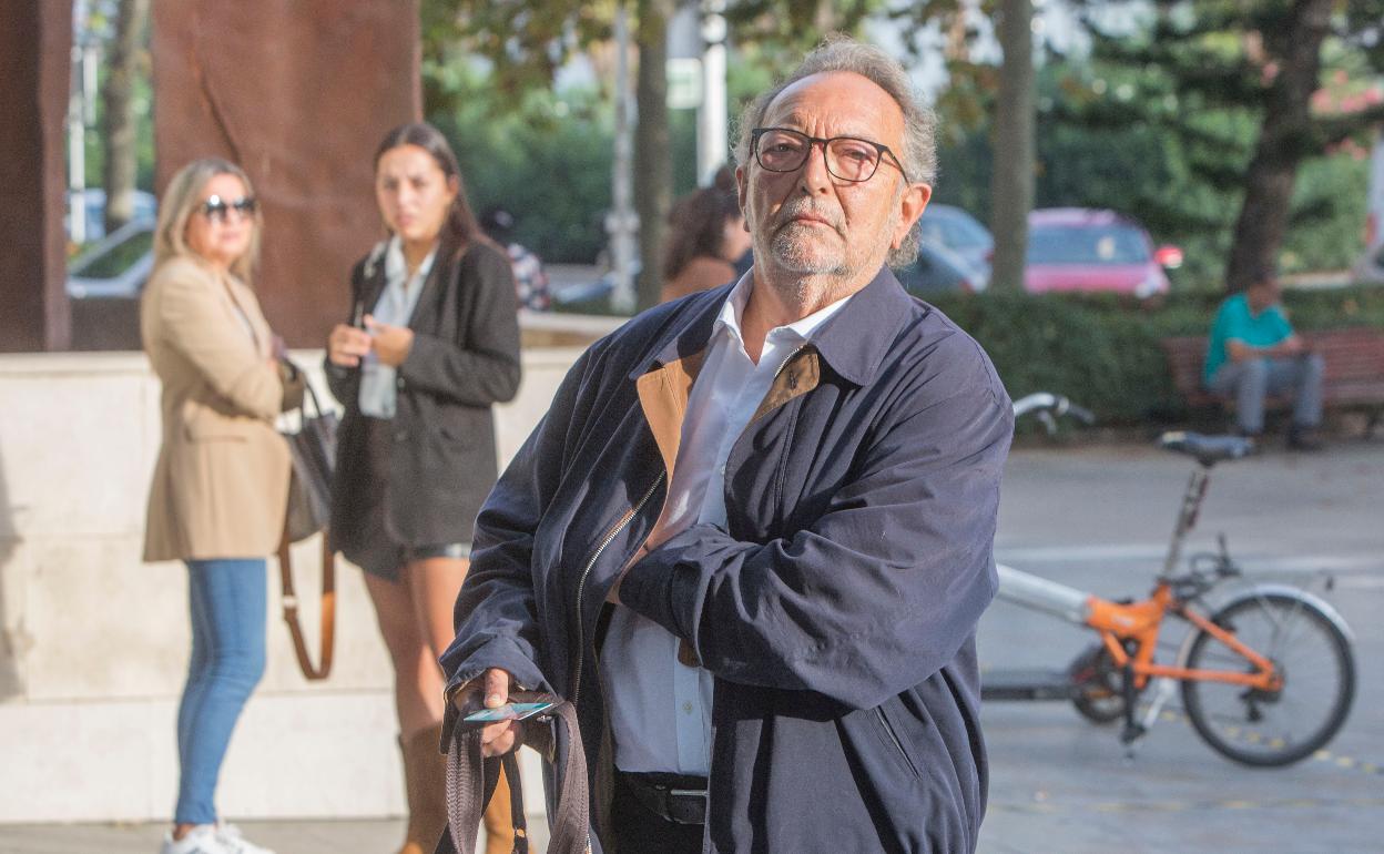 José Luis Vera, a su llegada a la Ciudad de la Justicia. 