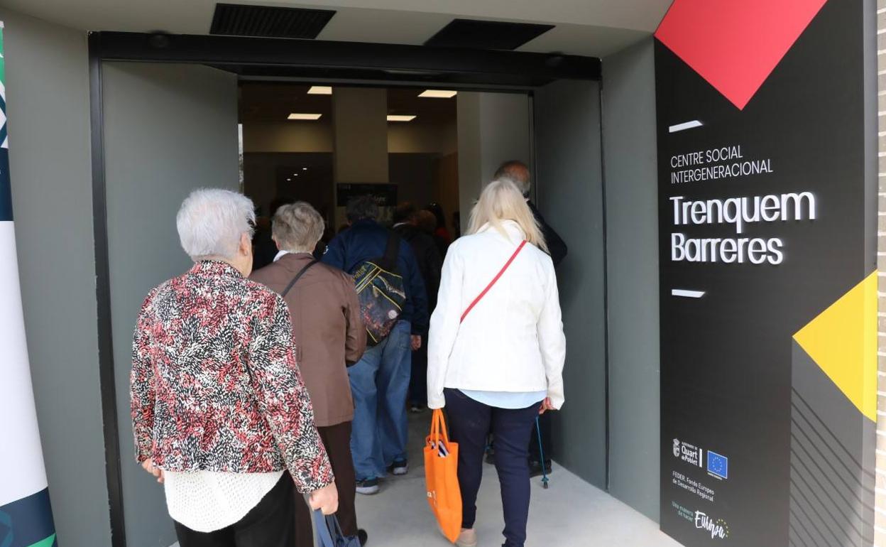 La entrada al local de Trenquem barreres. 