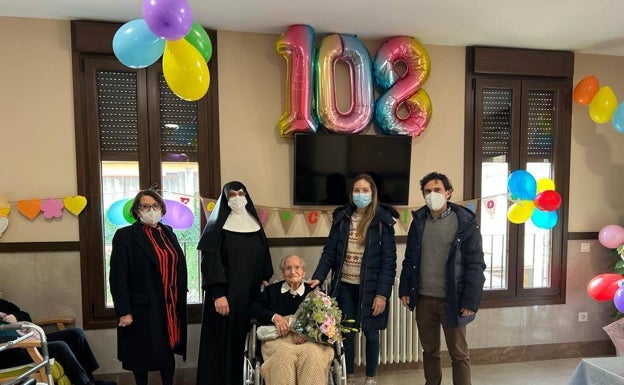 Reciente celebración en Llíria de los 108 años de Milagros García. 