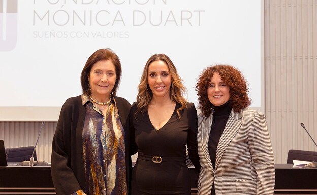 Las directoras del proyecto, Azucena García y Cristina Botella, junto a la presidenta de la Fundación del Sueño, Mónica Duart. 
