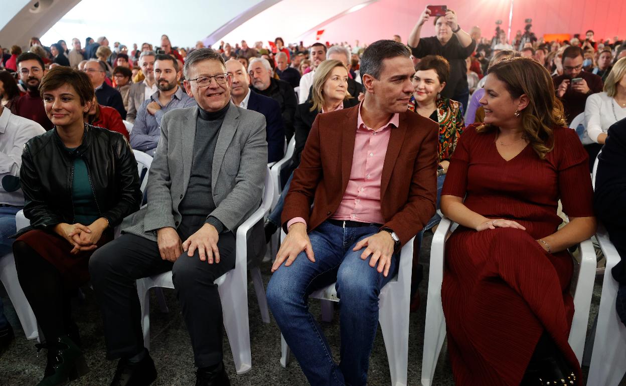 Isabel Rodríguez, Ximo Puig, Pedro Sánchez y Sandra Gómez. 