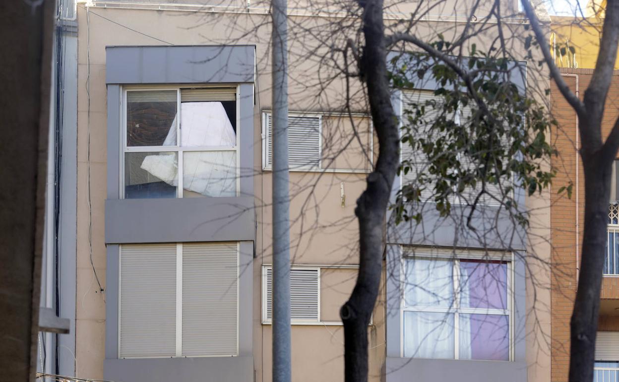 Edificio ocupado ilegalmente en Orriols. 