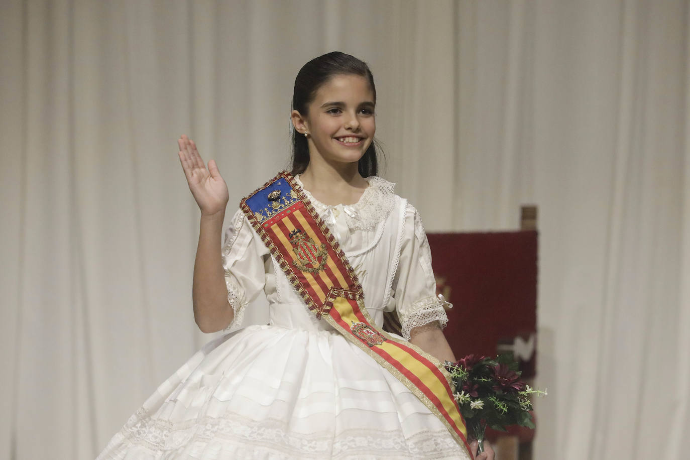 Fotos: Las falleras mayores de Valencia ensayan la exaltación