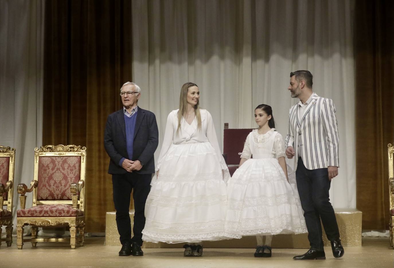 Fotos: Las falleras mayores de Valencia ensayan la exaltación