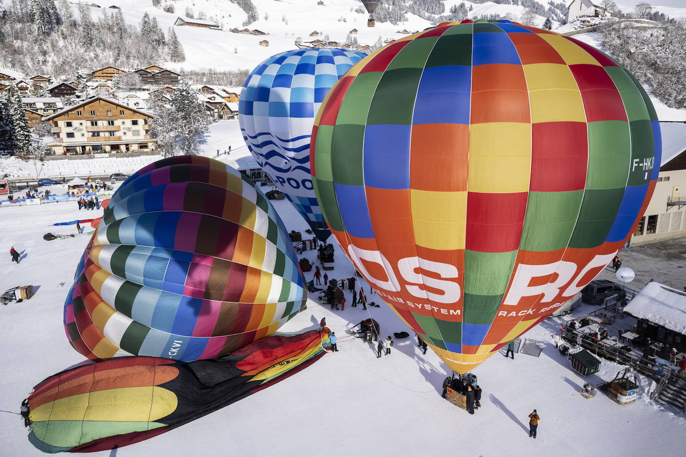 Fotos: Viaje en globo por los bellos parajes nevados de Suiza