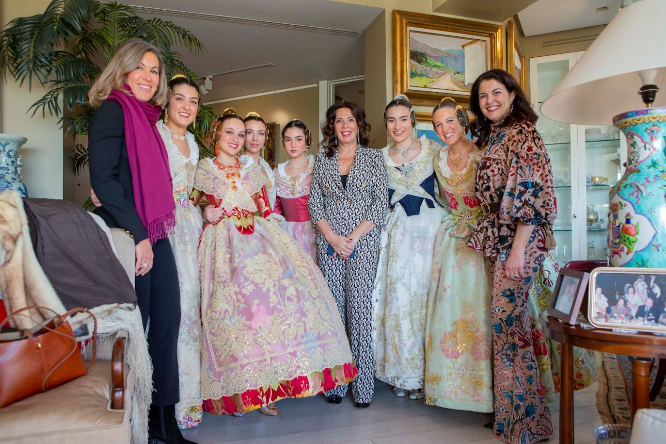 Cristina Ponce, Cristina Lluch, Lola Romero, Carlota Llobell, Candela Segura, Cuchita Lluch, Malena Aguilar, Blanca y Bego Lluch.