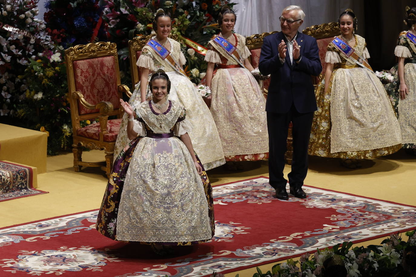 La máxima representante infantil ha lucido un espolín cuarzo ametrino