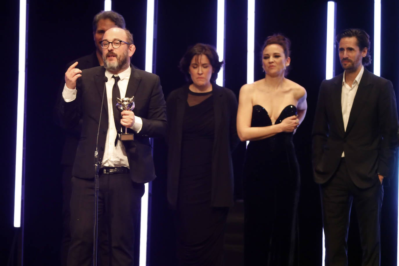 Borja Cobeaga, tras recibir el premio a la mejor serie de comedia por 'No me gusta conducir'.