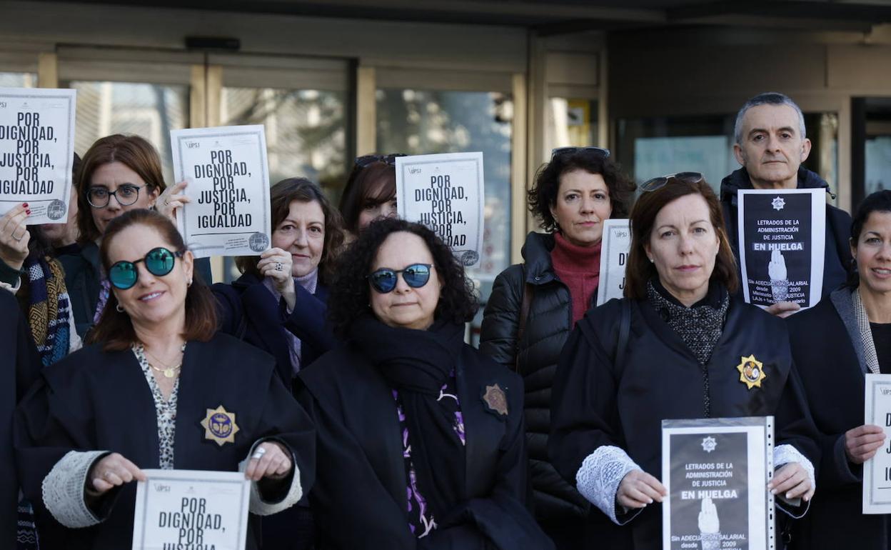 Concentración en la Ciudad de Justicia. 