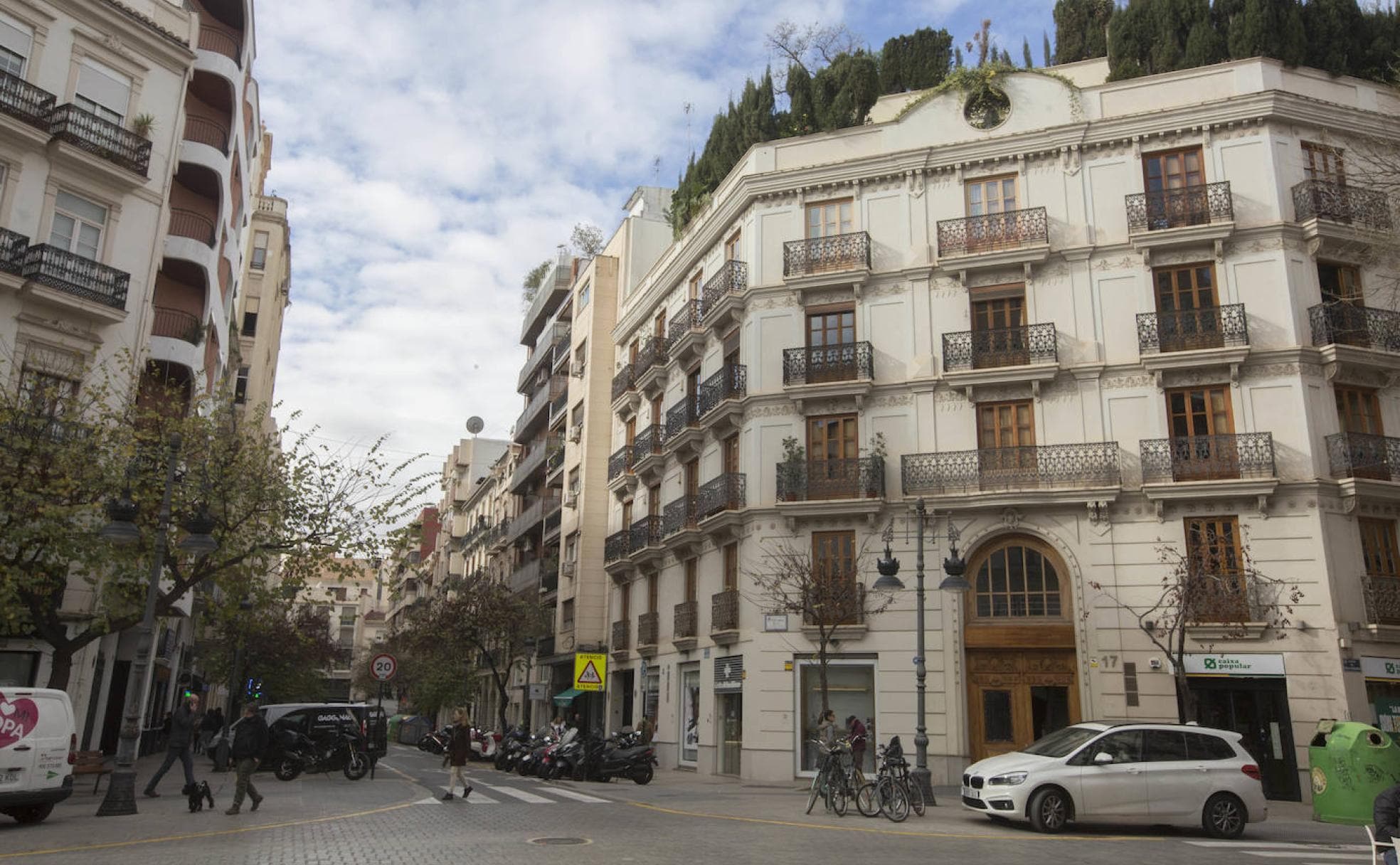 Calle Cirilo Amorós de Valencia | Quién vive en Cirilo Amorós, la calle con  belleza burguesa | Las Provincias