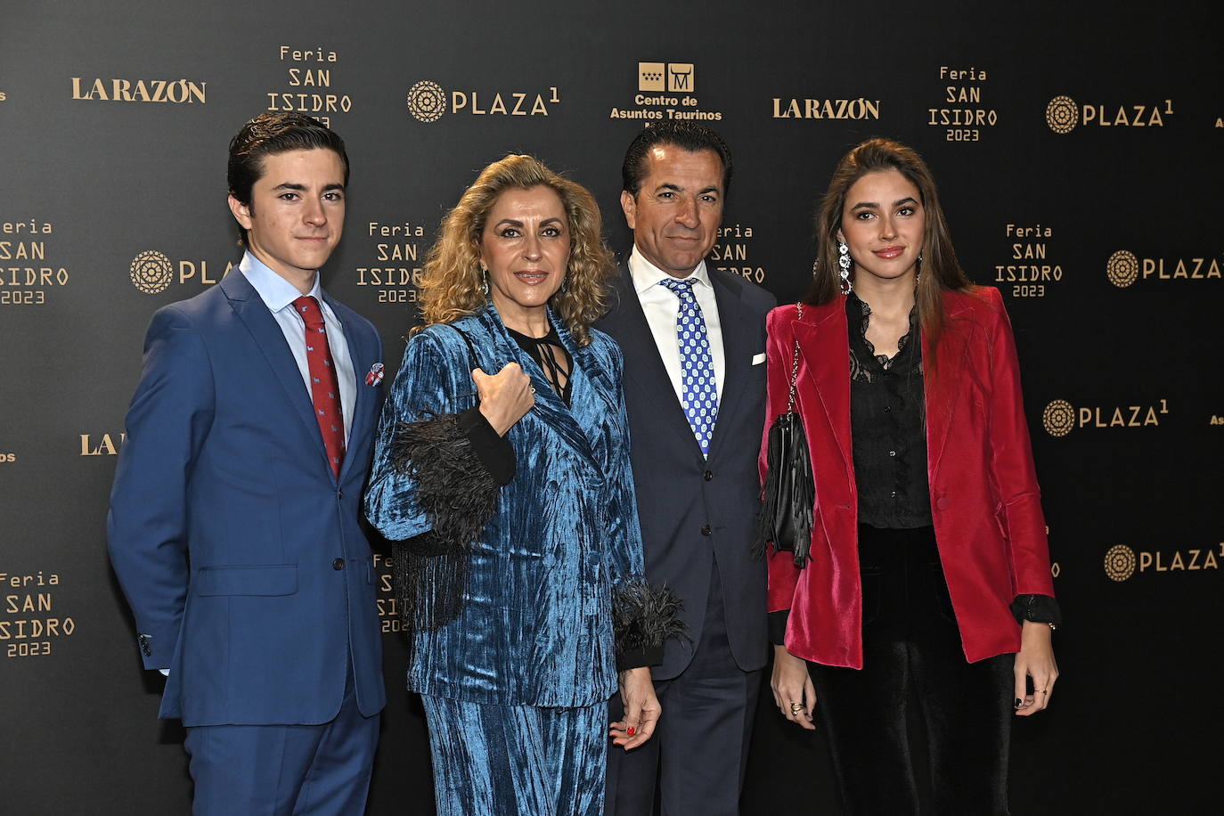 Jose Pedro Prados Martin 'El Fundi' junto a su familia.