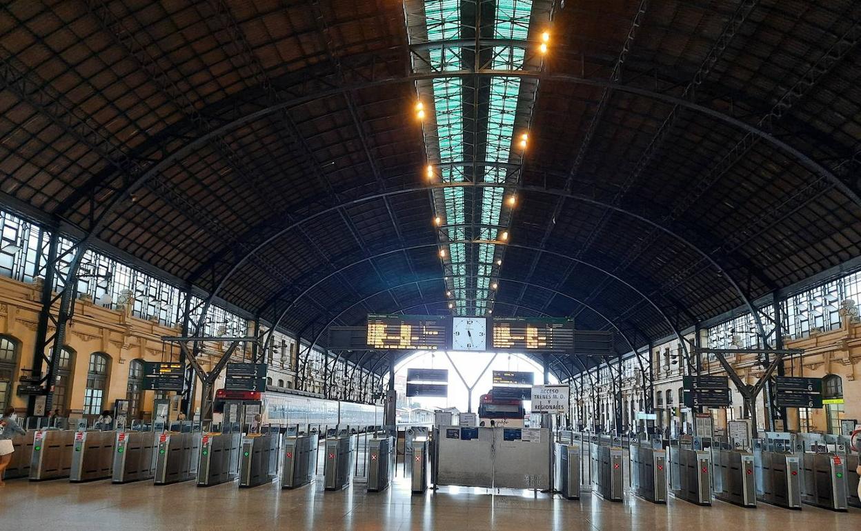 Interior de la cubierta de la estación del Norte. 