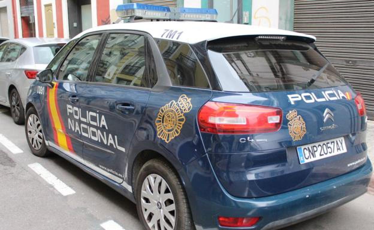 Un coche de la Policía Nacional en una imagen de archivo.